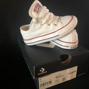 Toddler size 7 converse “chucks”